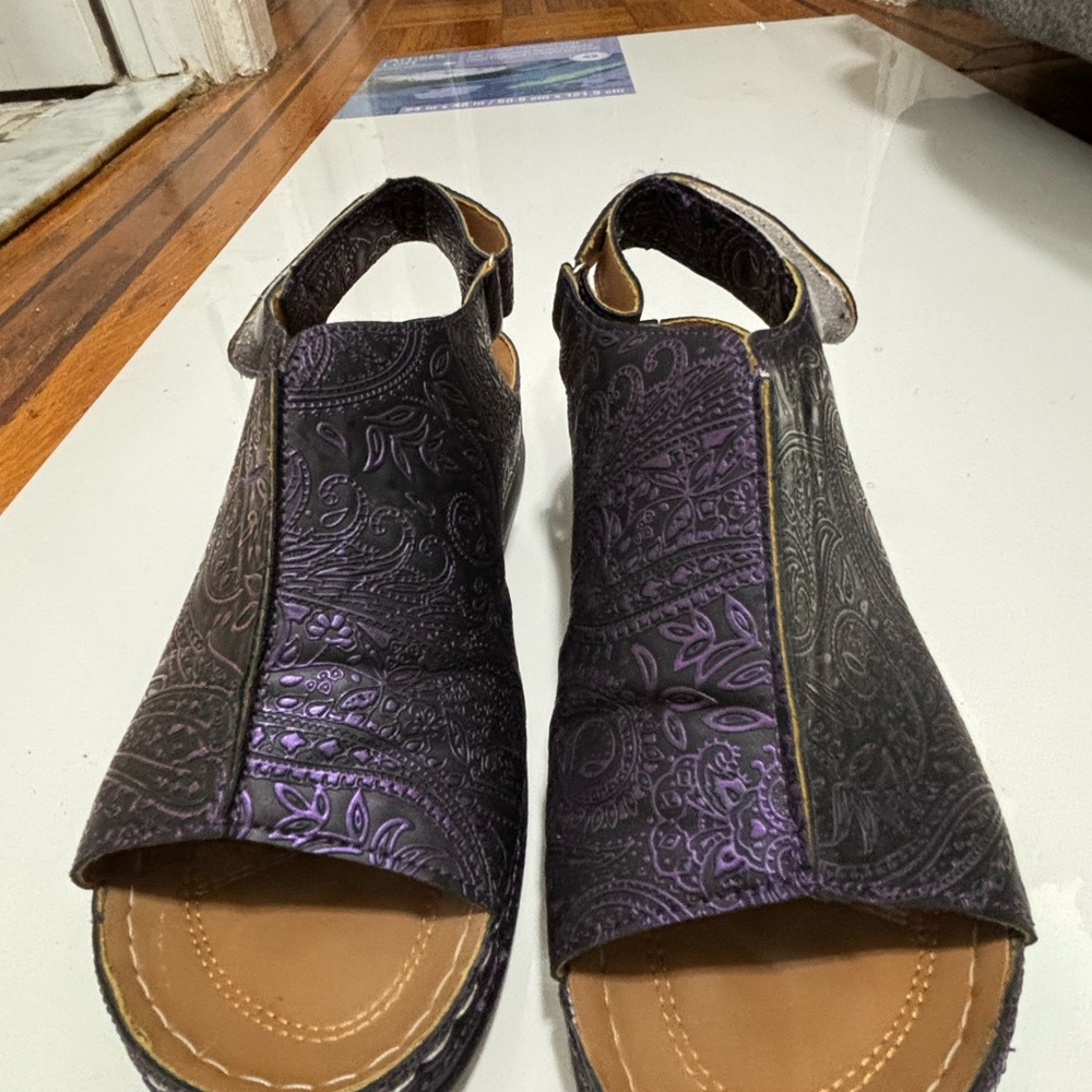 Purple and black sandal